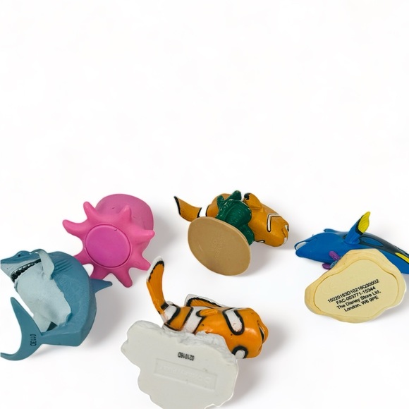 Disney Pixar Finding Nemo Toy Figure Lot Of 4 Dory Squirt Bruce Marlin Cake Top - Picture 8 of 8
